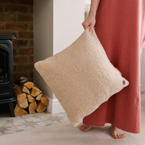 COZY Heated Cushion Cordless - UNA Woolly (45cm x 45cm)